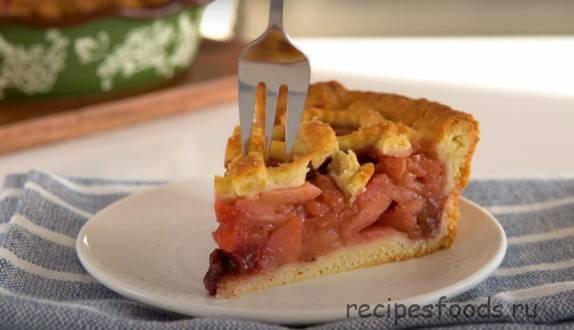 Яблочно-вишневый пирог на творожном тесте