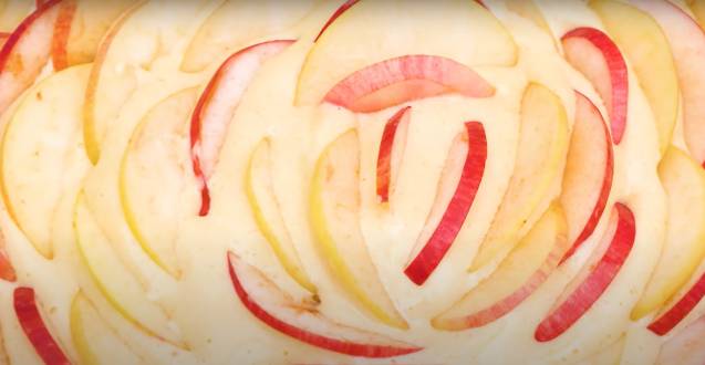 Самый вкусный и простой рецепт шарлотки с яблоками