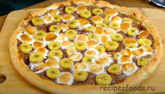 сладкая пицца с бананом